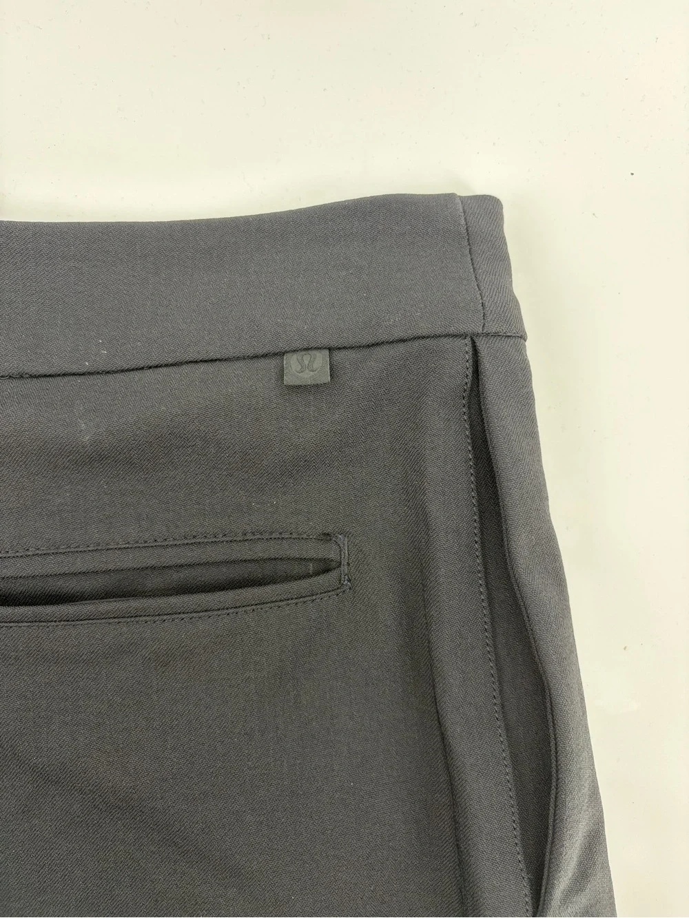 Lululemon Ankle Cuffed Pleated Trouser Rare Best fit M (10/12) see measurements